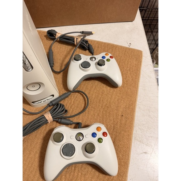 Microsoft XBOX 360 60GBWhiteConsole Game lot - Picture 8 of 8